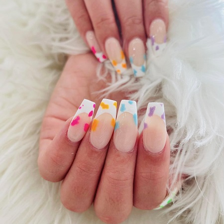 STILETTO NAILS & LASHES - Additions